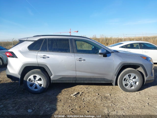 2T3B1RFV0LW109359 Toyota RAV4 LE