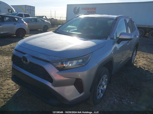 2T3B1RFV0LW109359 Toyota RAV4 LE