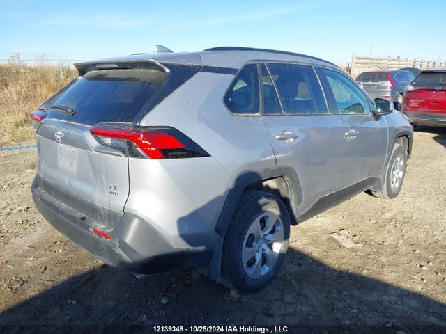 2T3B1RFV0LW109359 Toyota RAV4 LE