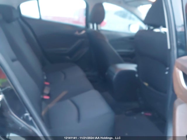 3MZBM1U77FM210026 Mazda pe