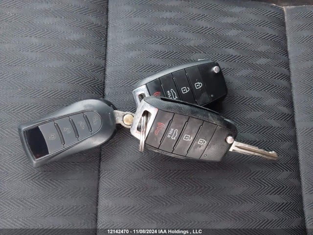 KIA 2014 2014 KNAFK4A68E5245554 Image 11