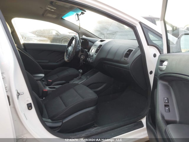 KIA 2014 2014 KNAFK4A68E5245554 Image 5