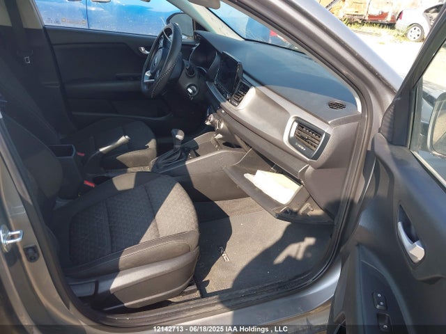 3KPA25AD1ME383165 KIA RIO 5-DOOR