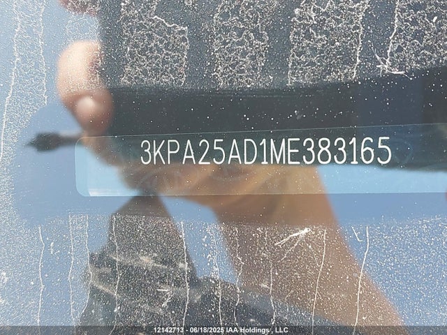 3KPA25AD1ME383165 KIA RIO 5-DOOR