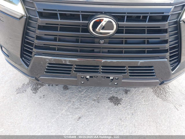 JTJTBCDX7R5003054 Lexus v35a-fts