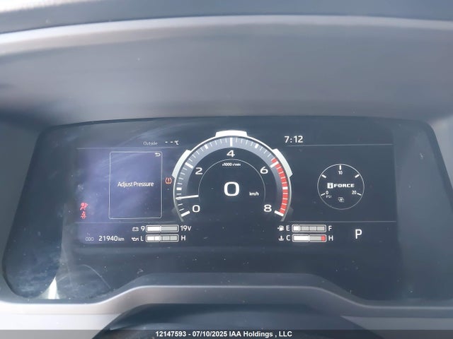 5TFWA5DB5RX142932 Toyota Tundra