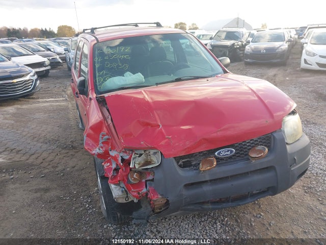 12150192 :رقم المزاد ، 1FMYU02122KD08318 vin ، 2002 Ford Escape مزاد بيع