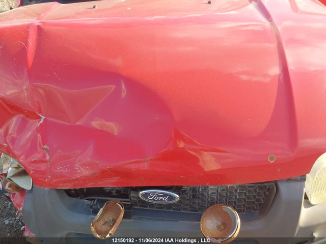 12150192 :رقم المزاد ، 1FMYU02122KD08318 vin ، 2002 Ford Escape مزاد بيع