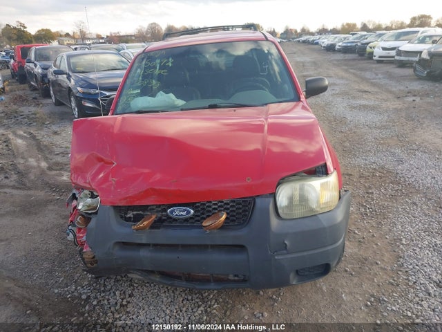 12150192 :رقم المزاد ، 1FMYU02122KD08318 vin ، 2002 Ford Escape مزاد بيع