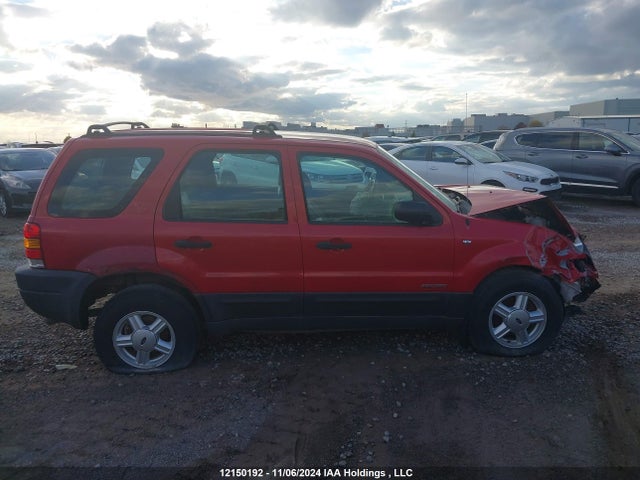 12150192 :رقم المزاد ، 1FMYU02122KD08318 vin ، 2002 Ford Escape مزاد بيع