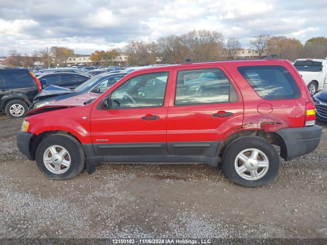 12150192 :رقم المزاد ، 1FMYU02122KD08318 vin ، 2002 Ford Escape مزاد بيع
