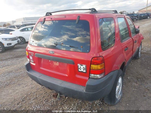 12150192 :رقم المزاد ، 1FMYU02122KD08318 vin ، 2002 Ford Escape مزاد بيع