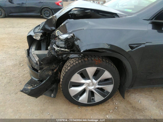 7SAYGAEE4RF040771 Tesla Model Y