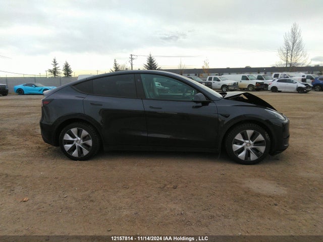 7SAYGAEE4RF040771 Tesla Model Y