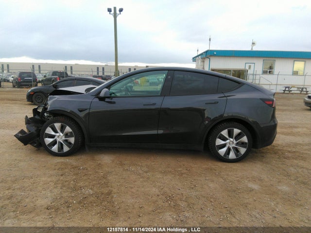 7SAYGAEE4RF040771 Tesla Model Y