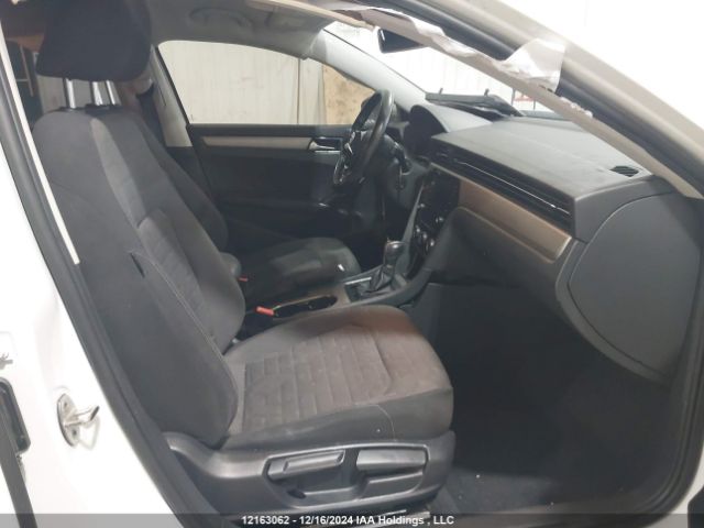 1VWAA7A34LC016009 Volkswagen PASSAT S