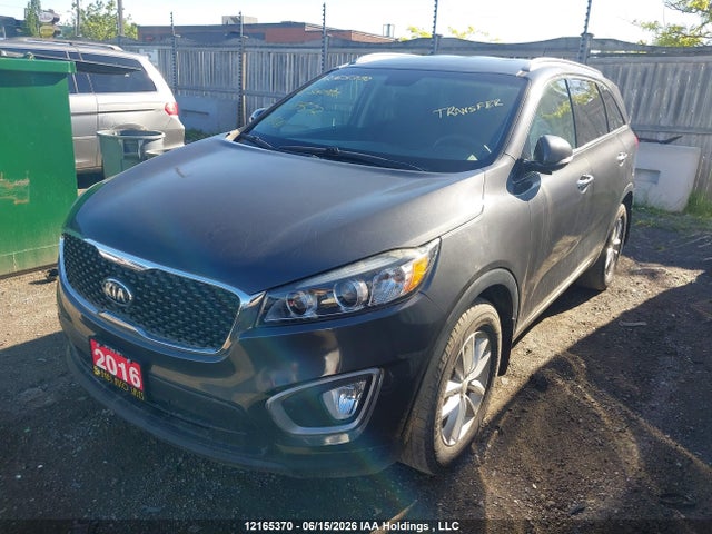 KIA Sorento 2016 5XYPG4A33GG084572 Image 2