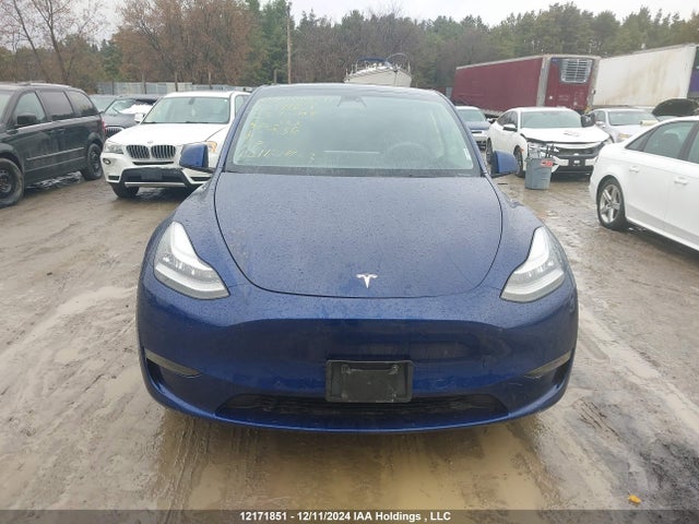 Tesla Model Y 2023 7SAYGDEE4PF586033 Image 13