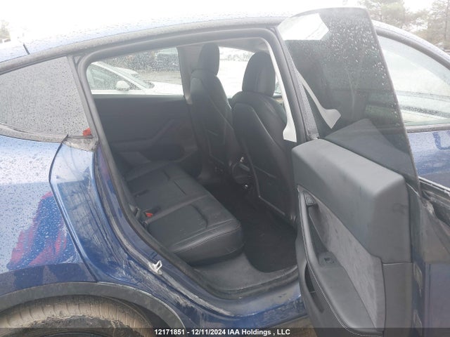 Tesla Model Y 2023 7SAYGDEE4PF586033 Image 8