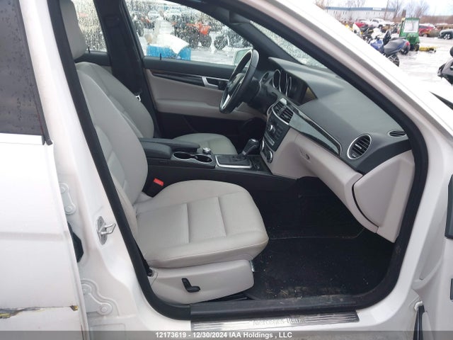 WDDGF8AB3EA951490 Mercedes-Benz C-Class