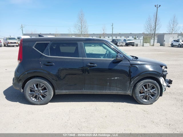 KNDJ33AU6M7755018 KIA Soul