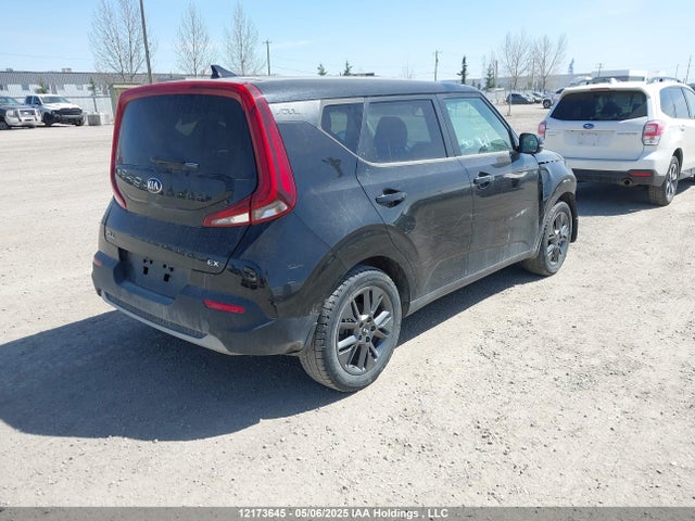 KNDJ33AU6M7755018 KIA Soul