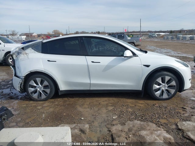 Tesla Model Y 2022 7SAYGAEE7NF531605 Image 12