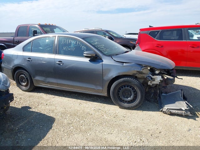 3VW2K7AJ3EM308090 Volkswagen 2014