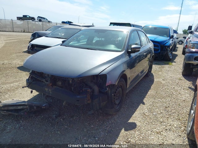 3VW2K7AJ3EM308090 Volkswagen 2014