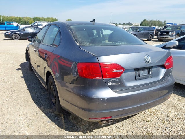3VW2K7AJ3EM308090 Volkswagen 2014