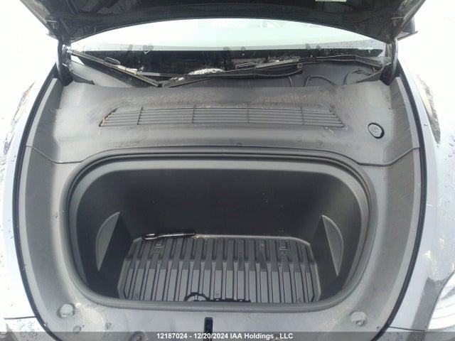 7SAYGDEE5RF048802 Tesla Model Y