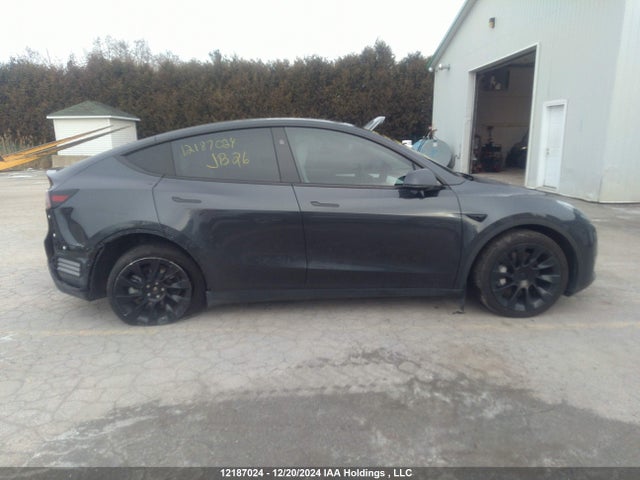 7SAYGDEE5RF048802 Tesla Model Y