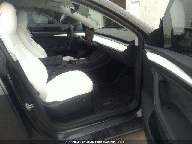 7SAYGDEE5RF048802 Tesla Model Y
