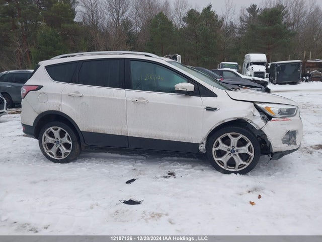 1FMCU9J9XHUE78168 Ford Escape Titanium