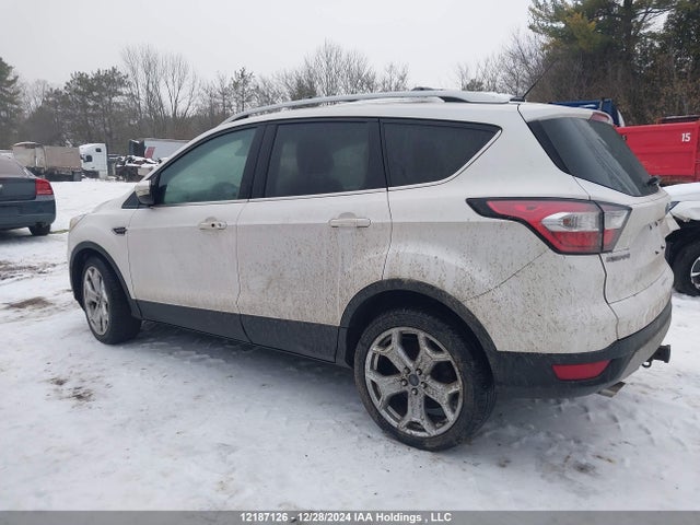 1FMCU9J9XHUE78168 Ford Escape Titanium