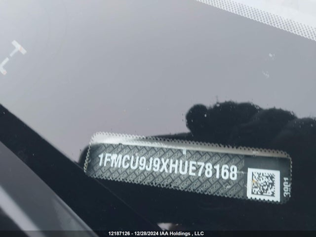 1FMCU9J9XHUE78168 Ford Escape Titanium