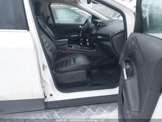 1FMCU9J9XHUE78168 Ford Escape Titanium