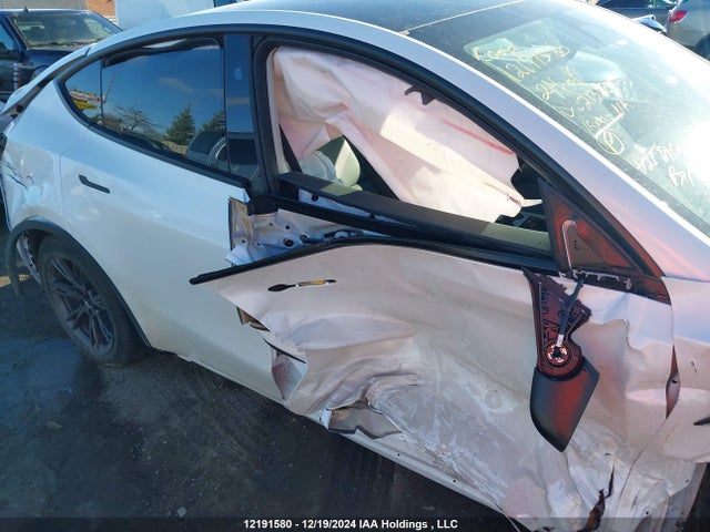 7SAYGDEE0RF213607 Tesla 2024
