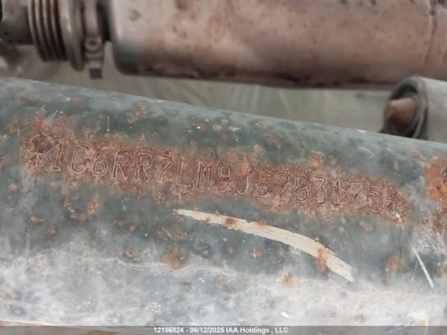 1C6RR7LM9JS283175 RAM 1500 Slt