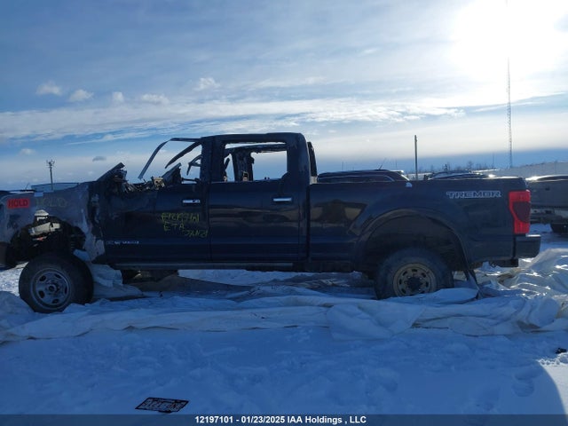 1FT8W3BT6NEF43213 Ford F350
