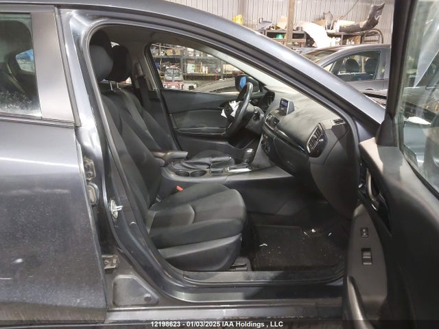 3MZBM1U78FM223321 Mazda pe