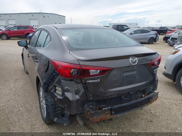 3MZBM1V74FM213139 Mazda pe