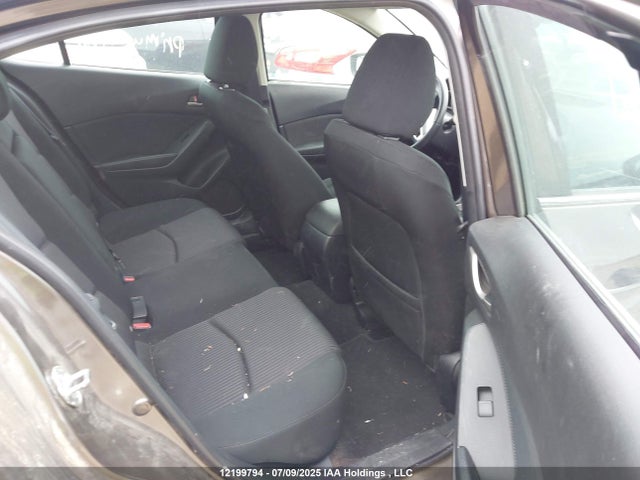 3MZBM1V74FM213139 Mazda pe