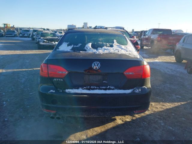 3VW2K7AJ1EM364979 Volkswagen 2014