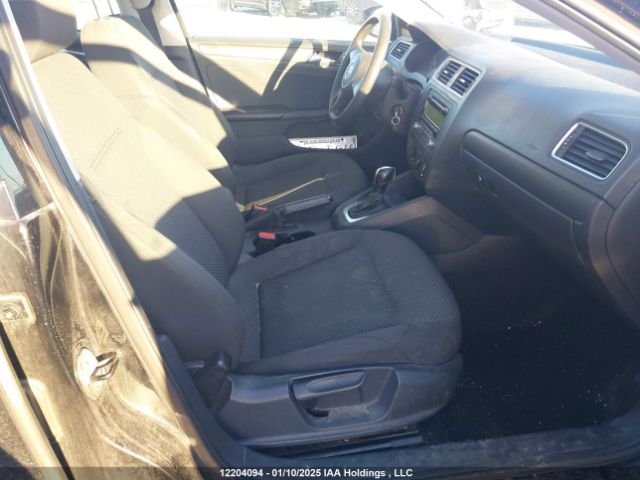 3VW2K7AJ1EM364979 Volkswagen 2014