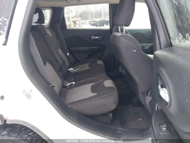 1C4PJLCS9EW122533 Jeep Cherokee
