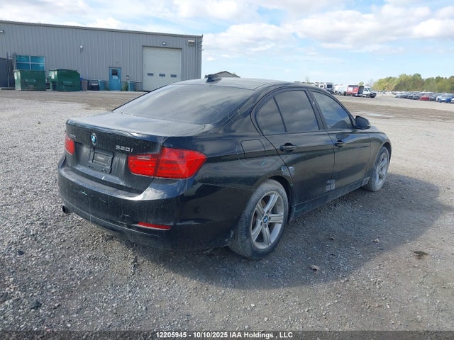 WBA3C3G51FNT53220 BMW 320i