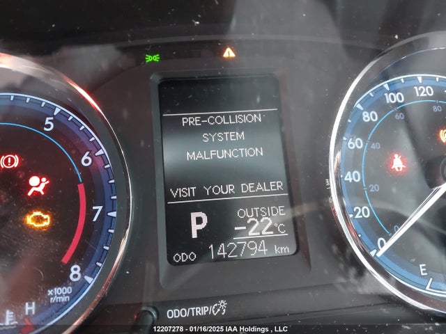 2T1BURHE2JC117815 Toyota COROLLA LE