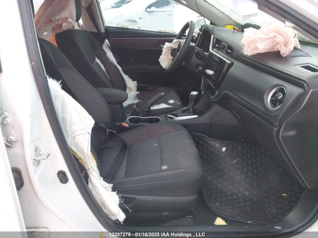 2T1BURHE2JC117815 Toyota COROLLA LE