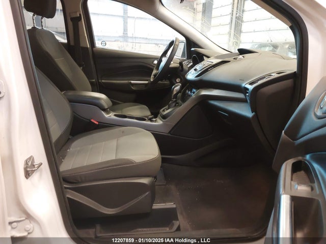 1FMCU0GX9EUD27321 Ford Escape
